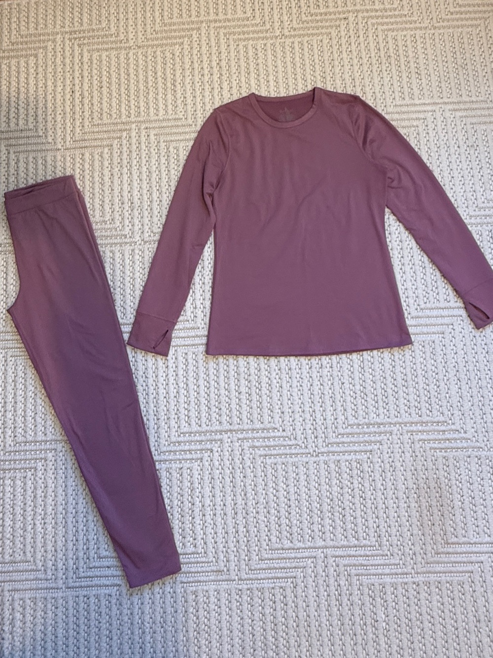 NWOT Cuddl Duds fleece lined base layer set size L